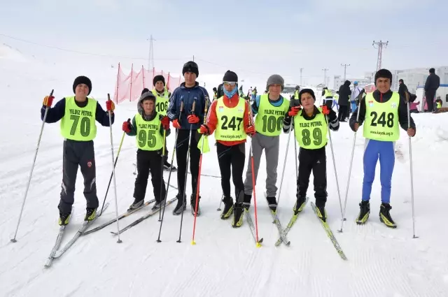 Bitlis'te Valilik Kupası Kayak Yarışları Düzenlendi Bitlis'te Valilik Kupası Kayak Yarışları Düzenlendi