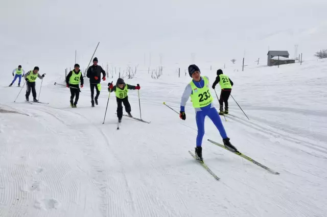 Bitlis'te Valilik Kupası Kayak Yarışları Düzenlendi Bitlis'te Valilik Kupası Kayak Yarışları Düzenlendi