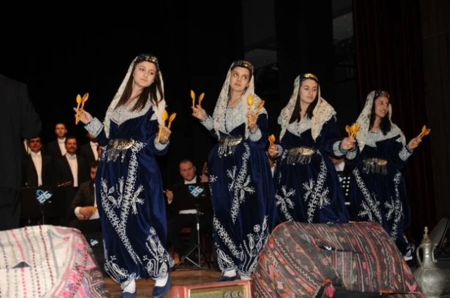 Kütahya'da Türk Dünyası Türk Halk Müziği Konseri Haberler