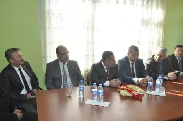 MHP Başkan Adayları İstasyon Caddesinde MHP Başkan Adayları İstasyon Caddesinde