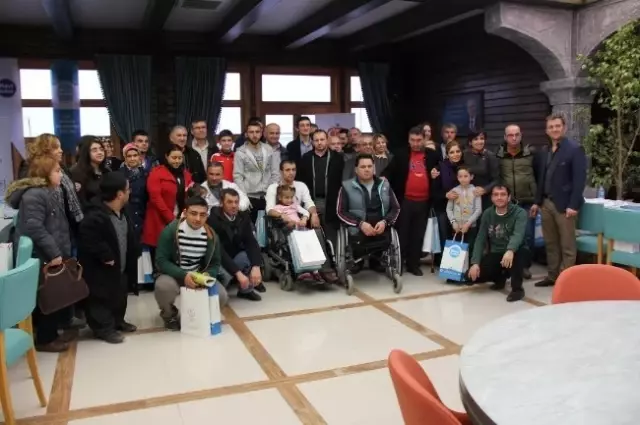 Başarılı Engelli Sporcular Mavi Işıklar'da Bir Araya Geldi Başarılı Engelli Sporcular Mavi Işıklar'da Bir Araya Geldi