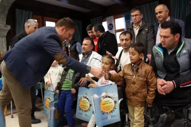 Başarılı Engelli Sporcular Mavi Işıklar'da Bir Araya Geldi Başarılı Engelli Sporcular Mavi Işıklar'da Bir Araya Geldi