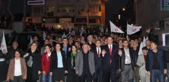 Aliağa, CHP'nin Genç Adayı Barış Eroğlu'nu Bağrına Bastı
