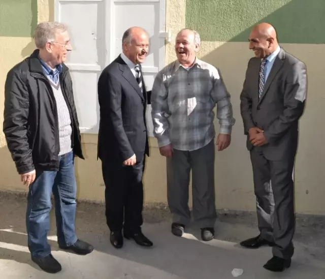 Cemil Şeboy'a İlkokul Arkadaşlarından Sürpriz