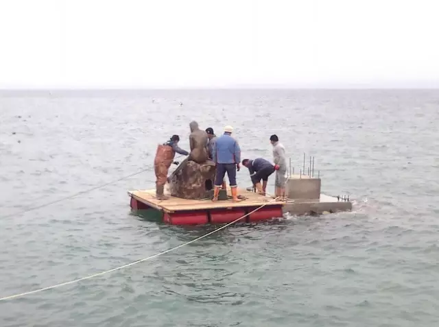 Deniz Kızı Heykelinin Yeri Değişti Deniz Kızı Heykelinin Yeri Değişti