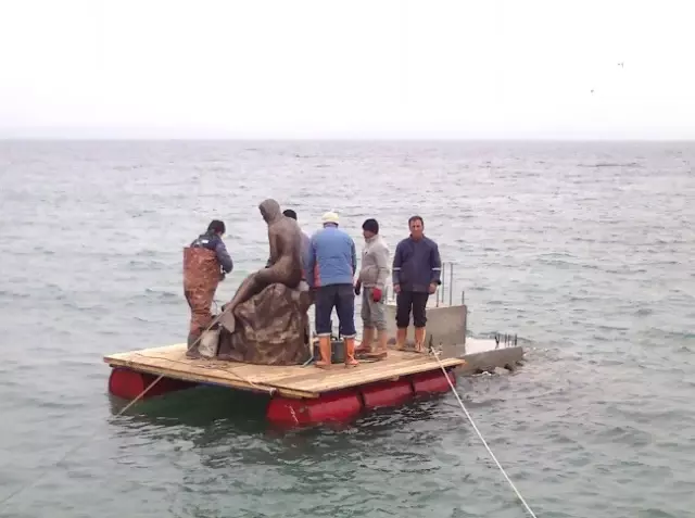Deniz Kızı Heykelinin Yeri Değişti Deniz Kızı Heykelinin Yeri Değişti