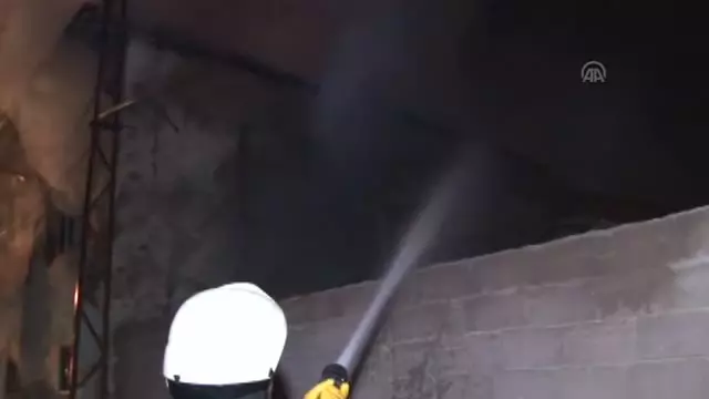 Hırsızlara Pankartla Mesaj Verilen Ev Bu Kez Yandı Hırsızlara Pankartla Mesaj Verilen Ev Bu Kez Yandı
