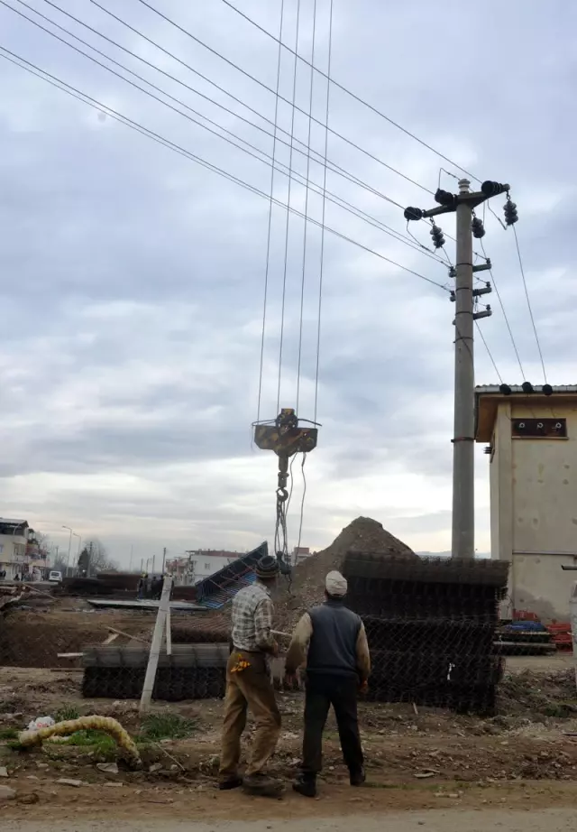 Elektrik Akımına Kapılan İşçi Ağır Yaralandı Elektrik Akımına Kapılan İşçi Ağır Yaralandı