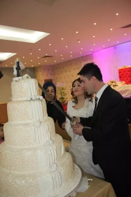 Görme Engelli Çiftin Muhteşem Düğünü Görme Engelli Çiftin Muhteşem Düğünü