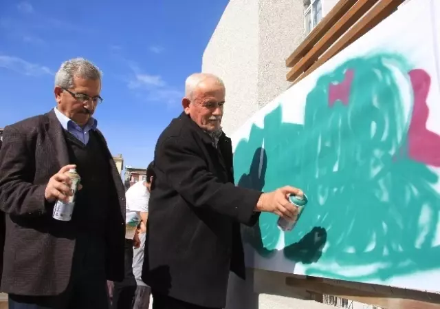 Grafiticiler Kendilerine Destek Veren Başkana Grafiti Resim Yaparak Teşekkür Etti Grafiticiler Kendilerine Destek Veren Başkana Grafiti Resim Yaparak Teşekkür Etti