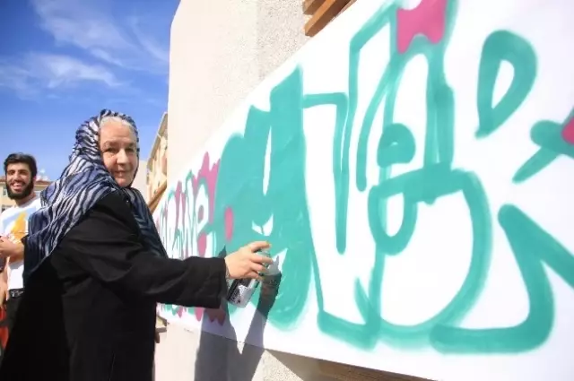 Grafiticiler Kendilerine Destek Veren Başkana Grafiti Resim Yaparak Teşekkür Etti Grafiticiler Kendilerine Destek Veren Başkana Grafiti Resim Yaparak Teşekkür Etti