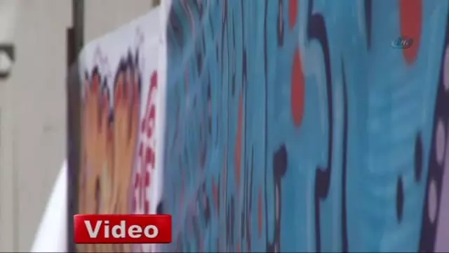 Grafiticiler Kendilerine Destek Veren Başkana Grafiti Yaptılar Grafiticiler Kendilerine Destek Veren Başkana Grafiti Yaptılar