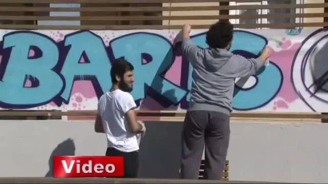 Grafiticiler Kendilerine Destek Veren Başkana Grafiti Yaptılar Grafiticiler Kendilerine Destek Veren Başkana Grafiti Yaptılar