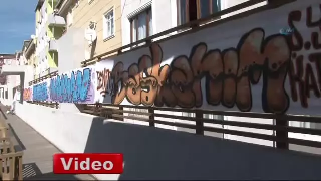 Grafiticiler Kendilerine Destek Veren Başkana Grafiti Yaptılar Grafiticiler Kendilerine Destek Veren Başkana Grafiti Yaptılar