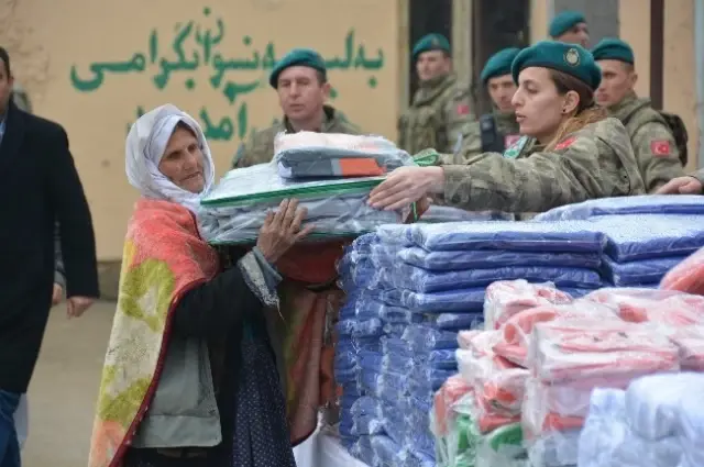 turk askeri afgan halkina yardima devam