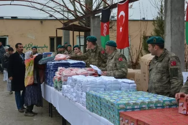 turk askeri afgan halkina yardima devam