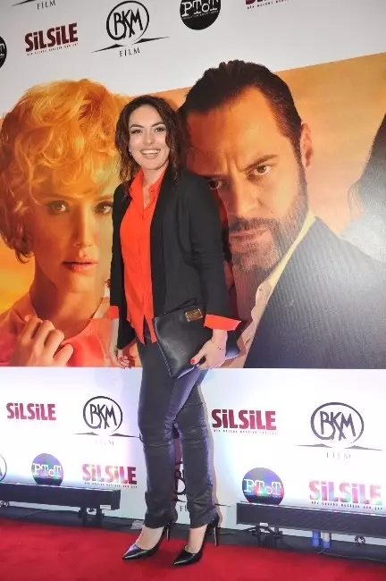 Ozan Açıktan'ın 'Silsile'si Seyirciyle Buluştu Ozan Açıktan'ın 'Silsile'si Seyirciyle Buluştu