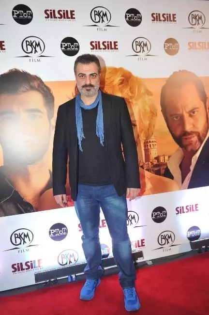 Ozan Açıktan'ın 'Silsile'si Seyirciyle Buluştu Ozan Açıktan'ın 'Silsile'si Seyirciyle Buluştu