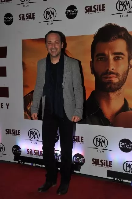 Ozan Açıktan'ın 'Silsile'si Seyirciyle Buluştu Ozan Açıktan'ın 'Silsile'si Seyirciyle Buluştu