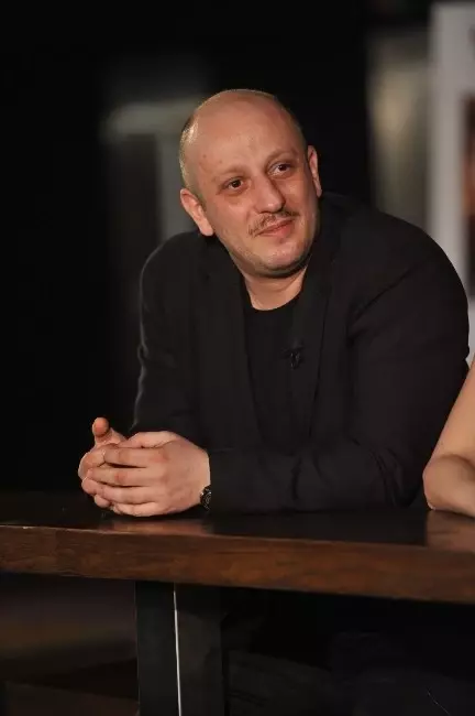 Ozan Açıktan'ın 'Silsile'si Seyirciyle Buluştu Ozan Açıktan'ın 'Silsile'si Seyirciyle Buluştu