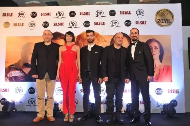 Ozan Açıktan'ın 'Silsile'si Seyirciyle Buluştu Ozan Açıktan'ın 'Silsile'si Seyirciyle Buluştu