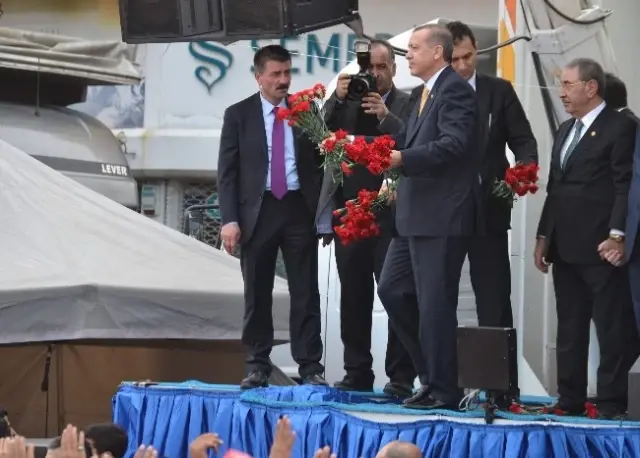 Başbakan Erdoğan Şanlıurfa'da, 'Terör' ve 'Demokratikleşme' Vurgusu Yaptı Başbakan Erdoğan Şanlıurfa'da, 'Terör' ve 'Demokratikleşme' Vurgusu Yaptı