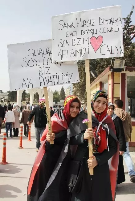 Başbakan Erdoğan Şanlıurfa'da, 'Terör' ve 'Demokratikleşme' Vurgusu Yaptı Başbakan Erdoğan Şanlıurfa'da, 'Terör' ve 'Demokratikleşme' Vurgusu Yaptı