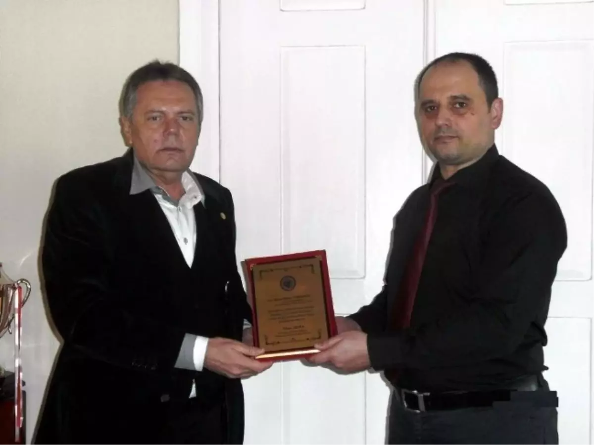 Kıyı Ege Belediyeler Birliği'nden Başkan Türközen'e Plaket