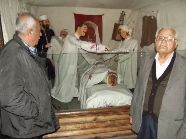 Çanakkale Gezici Müze İlgi Görüyor Çanakkale Gezici Müze İlgi Görüyor