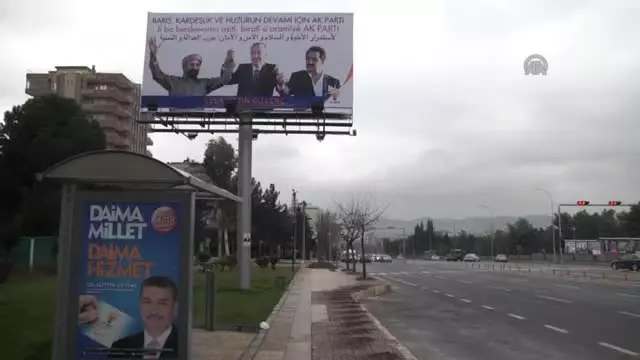 'Tarihi buluşma' billboardlarda - 'Tarihi buluşma' billboardlarda -