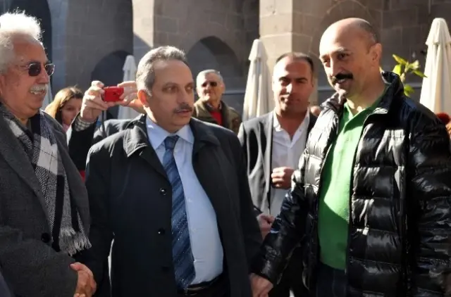 Ufad'dan Hunat Hatun Medresesi'nde Bir Gün Fotoğraf Sergisi Ufad'dan Hunat Hatun Medresesi'nde Bir Gün Fotoğraf Sergisi