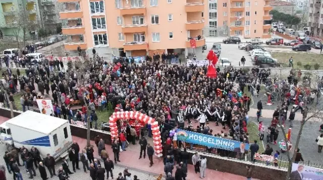 Yaşar Doğu'nun Heykeli Parka Dikildi Yaşar Doğu'nun Heykeli Parka Dikildi