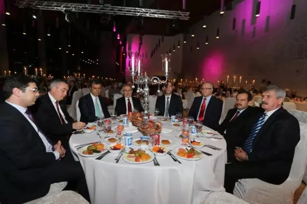 Eyüp Eğitim Camiası İsmail Kavuncu'ya Veda Etti