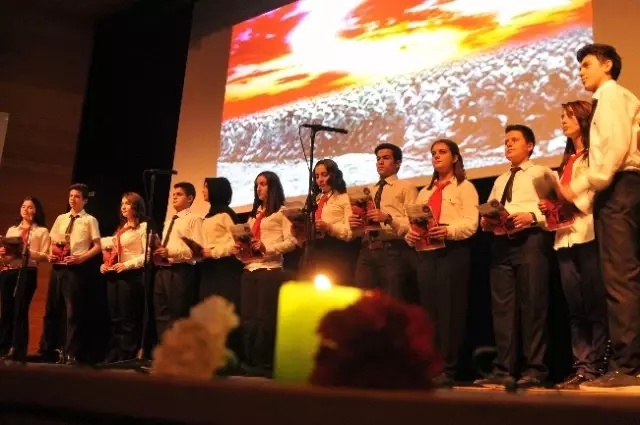 Gümüşhane'de Şehitleri Anma ve Çanakkale Deniz Zaferinin Yıldönümü Programı Düzenlendi Gümüşhane'de Şehitleri Anma ve Çanakkale Deniz Zaferinin Yıldönümü Programı Düzenlendi