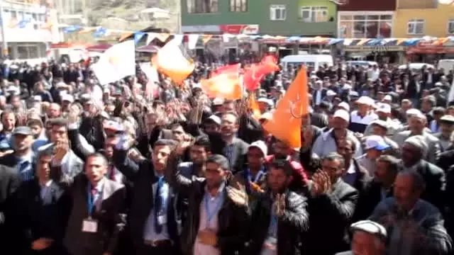 Şenkaya'da 5 Siyasi Parti Bir Günde Aynı Köyde Miting Yaptı