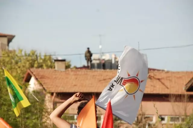 Başbakan Erdoğan Diyarbakır'da Halka Seslendi Başbakan Erdoğan Diyarbakır'da Halka Seslendi
