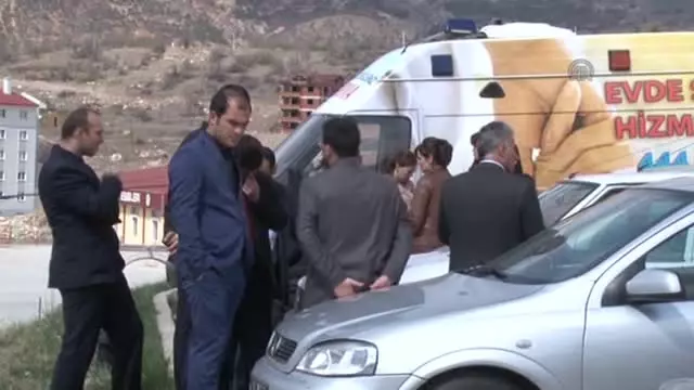 Derste Rahatsızlanıp Yaşamını Yitiren Öğretmen'e Tören