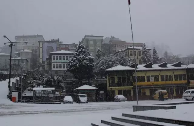 Rize'de Yoğun Kar Yağışı