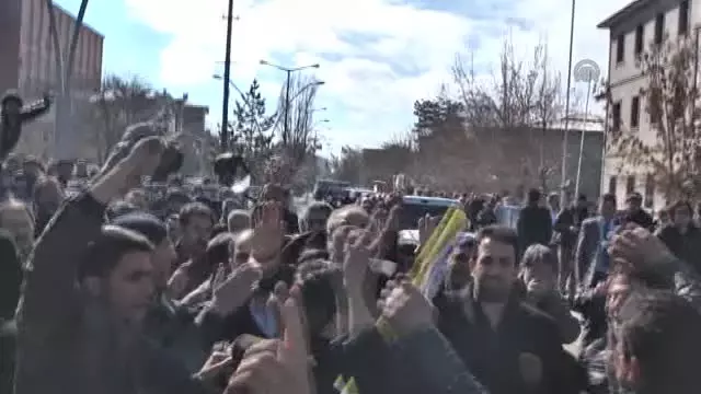 BDP Ağrı'da Kutlama Yaptı BDP Ağrı'da Kutlama Yaptı