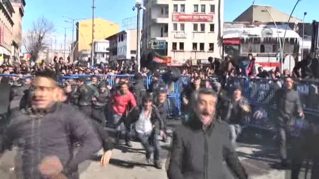 BDP Ağrı'da Kutlama Yaptı BDP Ağrı'da Kutlama Yaptı