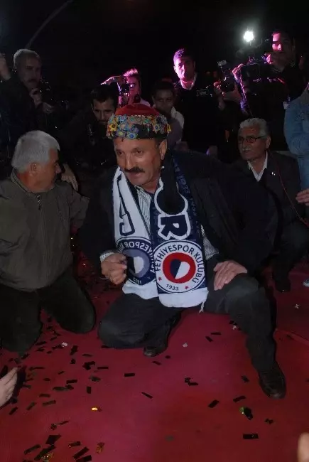 Fethiye'de DP Adayı Saatcı, 4'üncü Kez Başkan Seçildi Fethiye'de DP Adayı Saatcı, 4'üncü Kez Başkan Seçildi