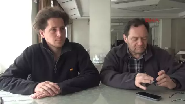 Fransız Yeşiller Partisi Üyesi, Sandık Başında Polis ve Jandarmanın Silahlı Olmasını Eleştirdi Fransız Yeşiller Partisi Üyesi, Sandık Başında Polis ve Jandarmanın Silahlı Olmasını Eleştirdi