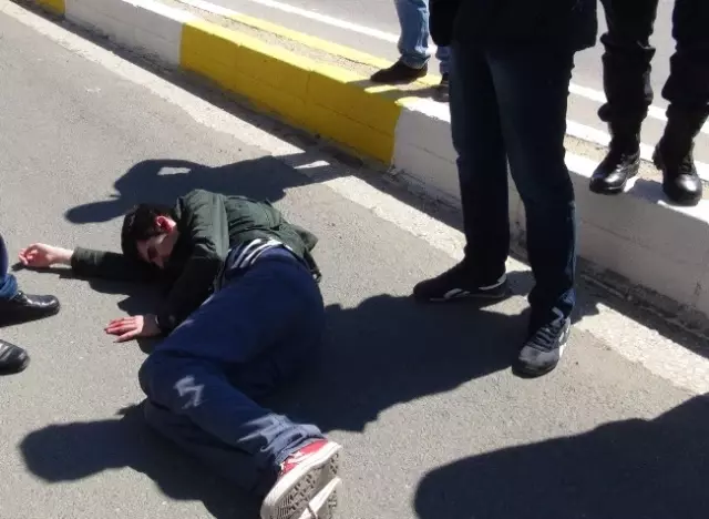 Tekirdağ'da Trafik Kazası: 2 Yaralı Tekirdağ'da Trafik Kazası: 2 Yaralı