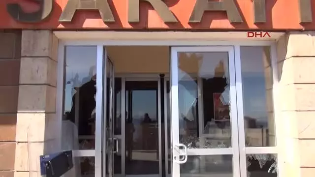 Ahlat'ta Seçim Sonucuna Tepki Gösterip Olay Çıkaran 20 Kişi Gözaltında' Haberine Ek Ahlat'ta Seçim Sonucuna Tepki Gösterip Olay Çıkaran 20 Kişi Gözaltında' Haberine Ek