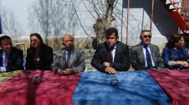 BDP'den Çukurca Belediye Başkanı'na Tebrik Ziyareti BDP'den Çukurca Belediye Başkanı'na Tebrik Ziyareti