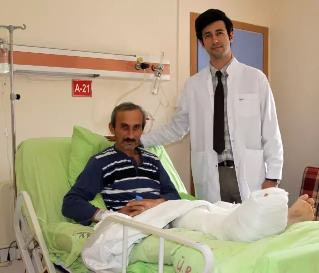 Çay Budarken Kopan Ayak Yerine Dikildi Çay Budarken Kopan Ayak Yerine Dikildi