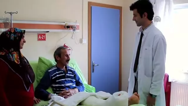 Mikrocerrahiyle kopan ayağına kavuştu - Mikrocerrahiyle kopan ayağına kavuştu -