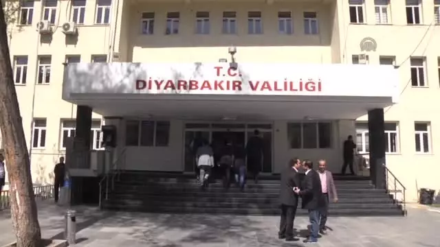 Https Www Haberler Com Ozel Haber Yumurtlayamayan Iguanaya Operasyon 5869605 Haberi Https Foto Haberler Com Haber 2014 04 04 Ozel Haber Yumurtlayamayan Iguanaya Operasyon 5869605 O Jpg Https Www Haberler Com Kck Ana Davasinda 91