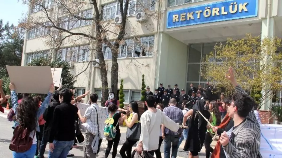 Universite Ogrencilerinden Dramli Hamlet Li Eylem Haberler