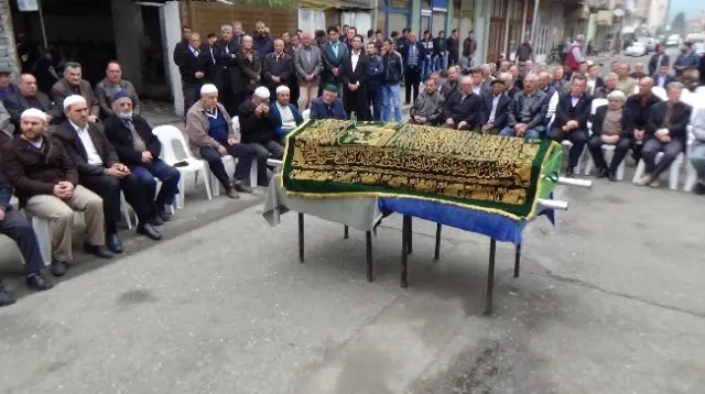 Başkan Olduktan 5 Gün Sonra Babasını Kaybetti Başkan Olduktan 5 Gün Sonra Babasını Kaybetti